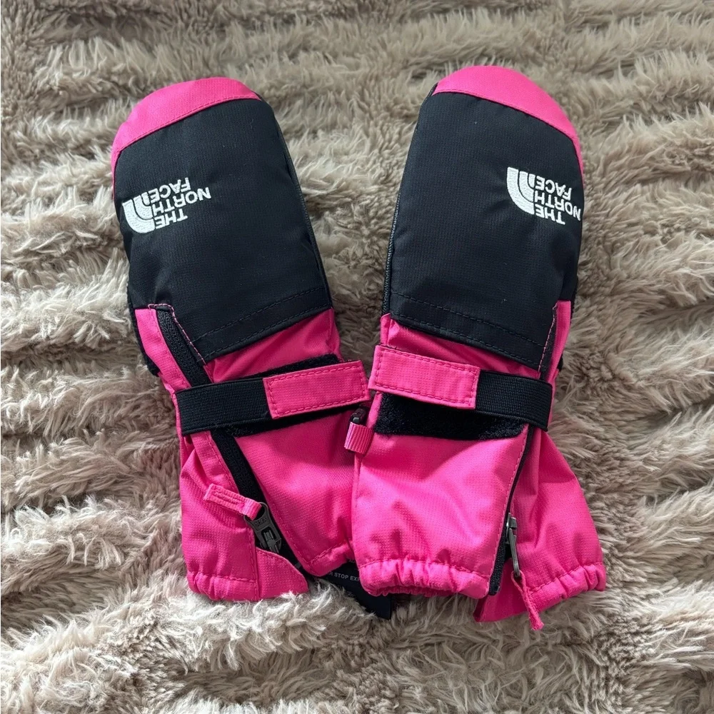 The North Face Kids Pink and Black Snow Mittens 079